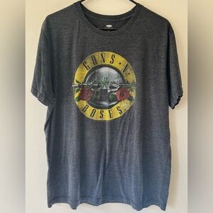 OLD NAVY X GUNS N ROSES TSHIRT